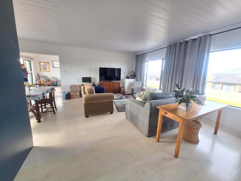 5 Bedroom Property for Sale in Reebok Western Cape